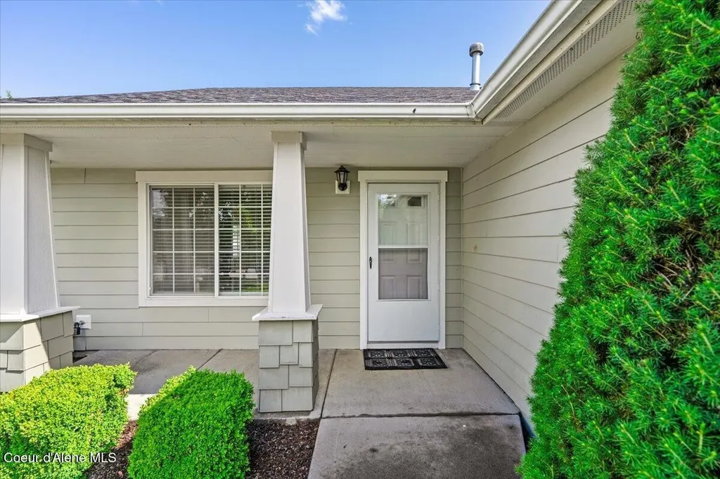 152 N Silkwood Drive Post Falls ID 83854