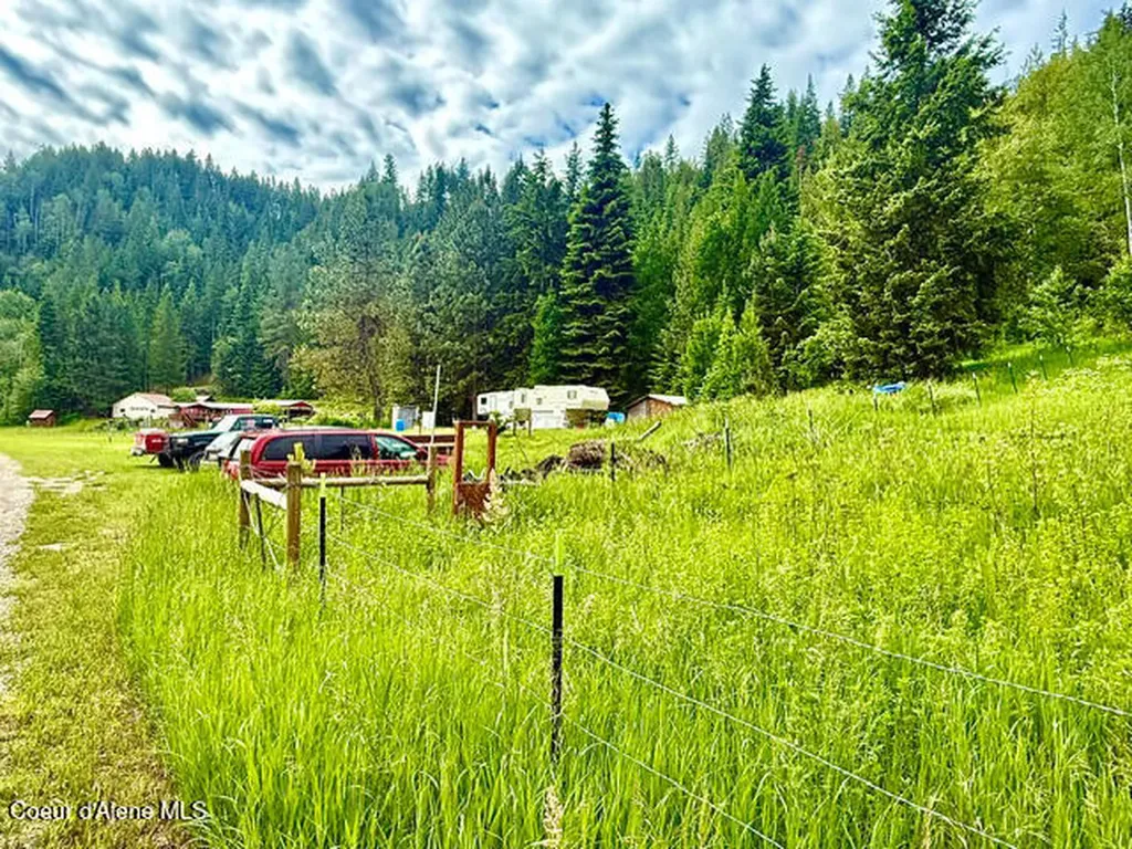2868 Pine Island Road Bonners Ferry ID 83805