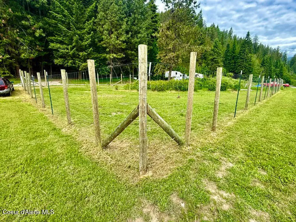 2868 Pine Island Road Bonners Ferry ID 83805