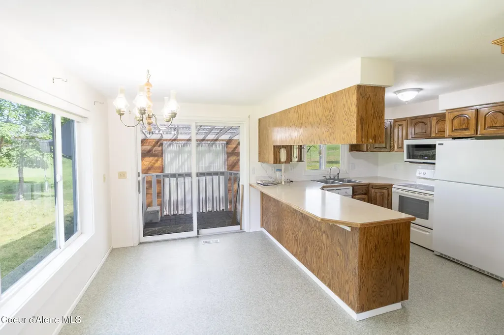 640 Renlow Road Plummer ID 83851