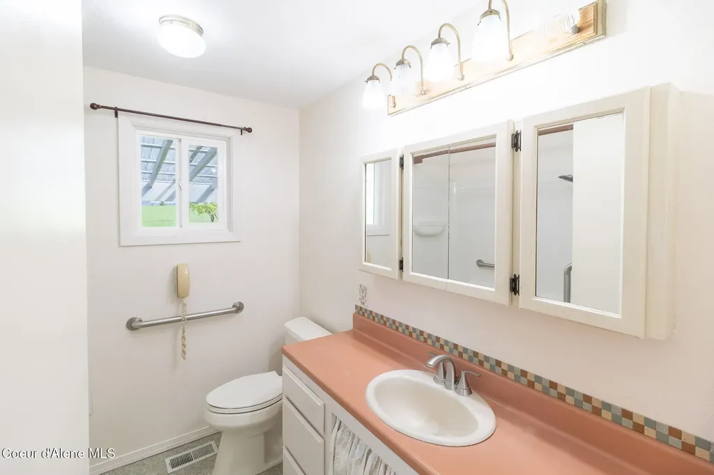 640 Renlow Road Plummer ID 83851