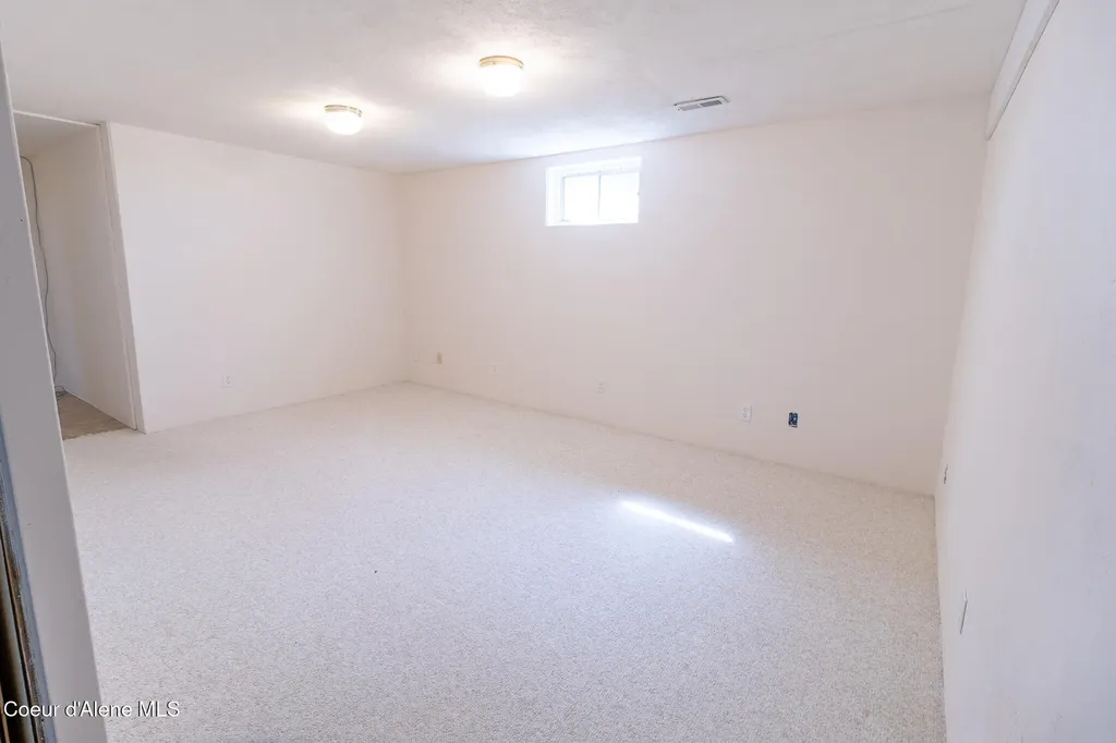 640 Renlow Road Plummer ID 83851