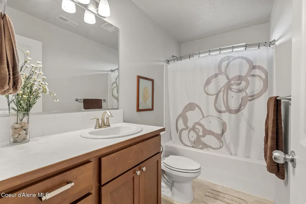9808 N Berkshire Street Hayden ID 83835