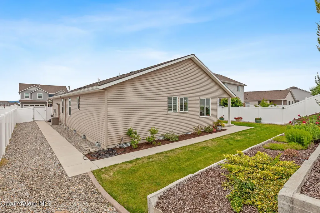 9808 N Berkshire Street Hayden ID 83835