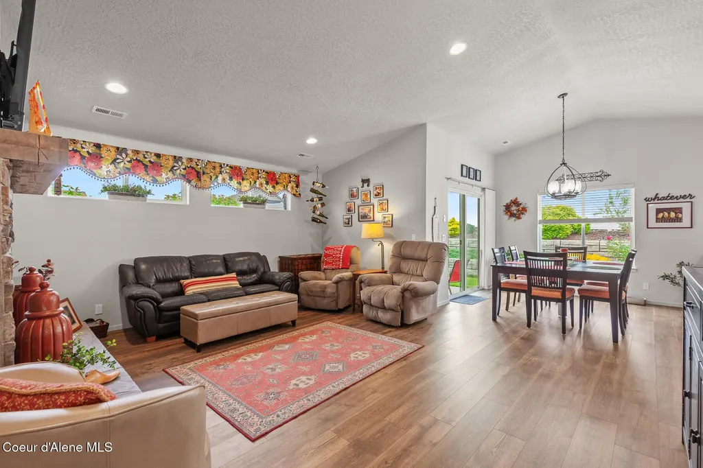 9808 N Berkshire Street Hayden ID 83835