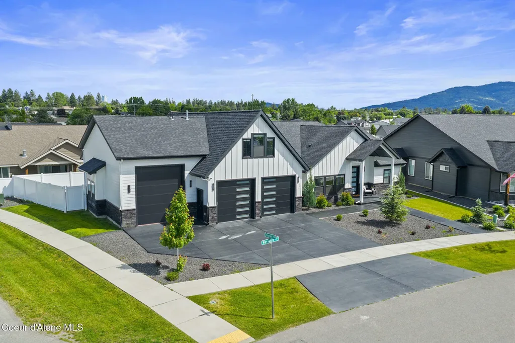 898 W Wayward Circle Post Falls ID 83854