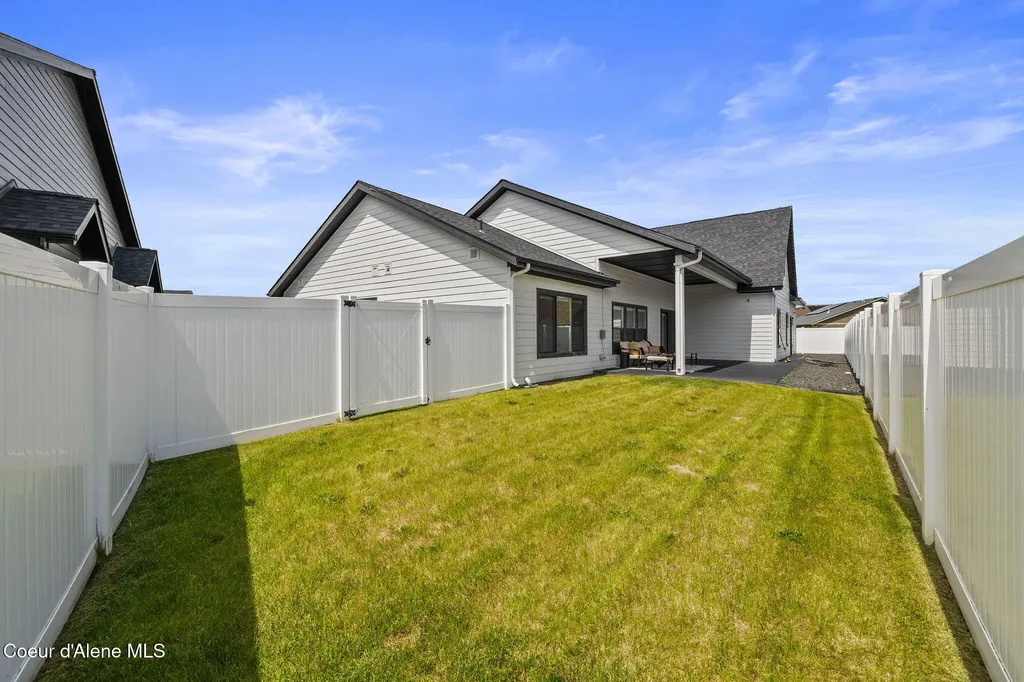 898 W Wayward Circle Post Falls ID 83854