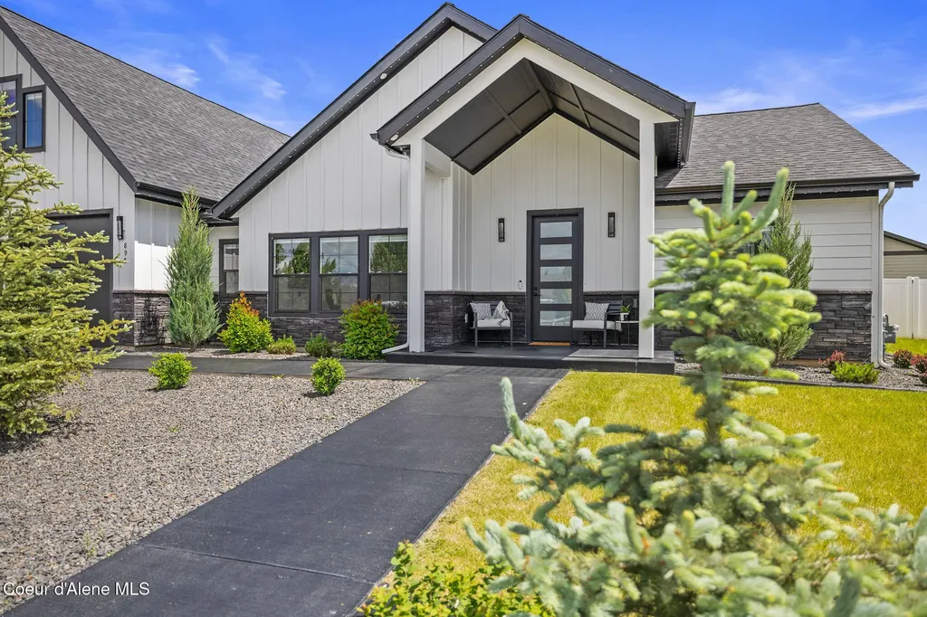 898 W Wayward Circle Post Falls ID 83854