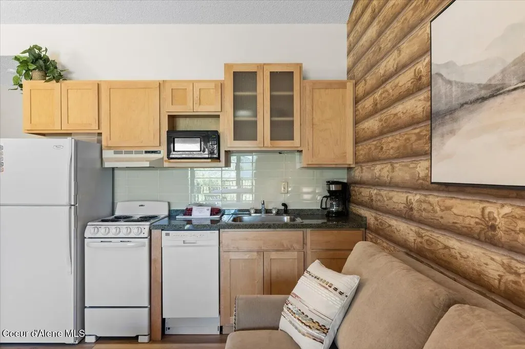 112 Holiday Loop Blanchard ID 83804