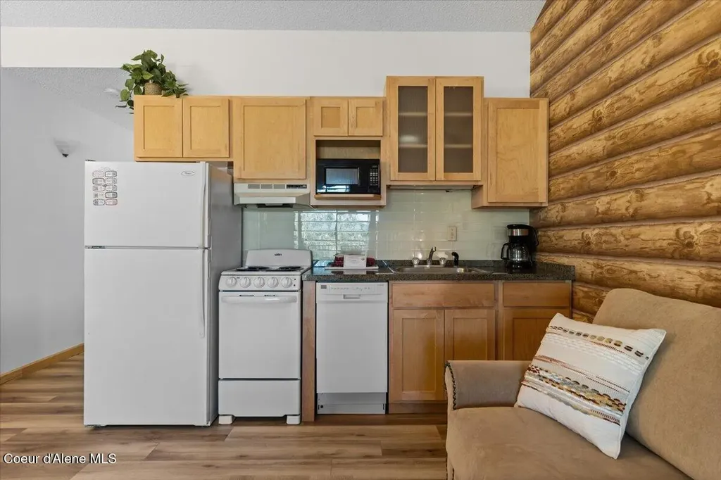 112 Holiday Loop Blanchard ID 83804