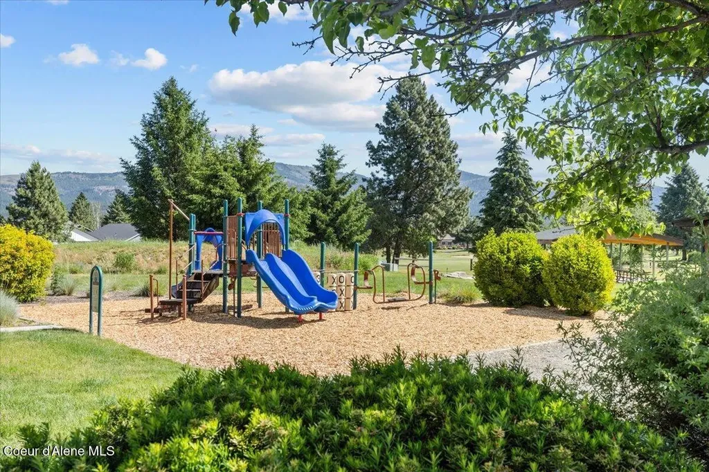 112 Holiday Loop Blanchard ID 83804