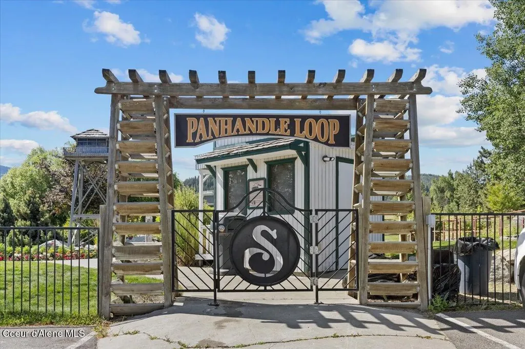 112 Holiday Loop Blanchard ID 83804