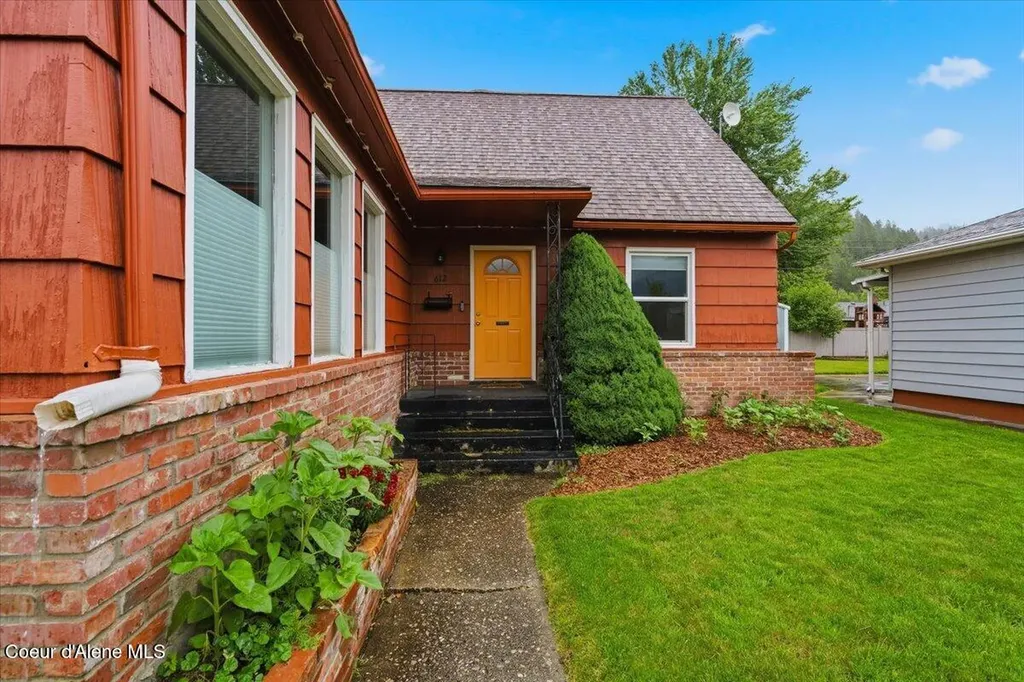 612 W Cameron Avenue Kellogg ID 83837