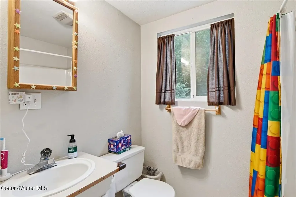 612 W Cameron Avenue Kellogg ID 83837