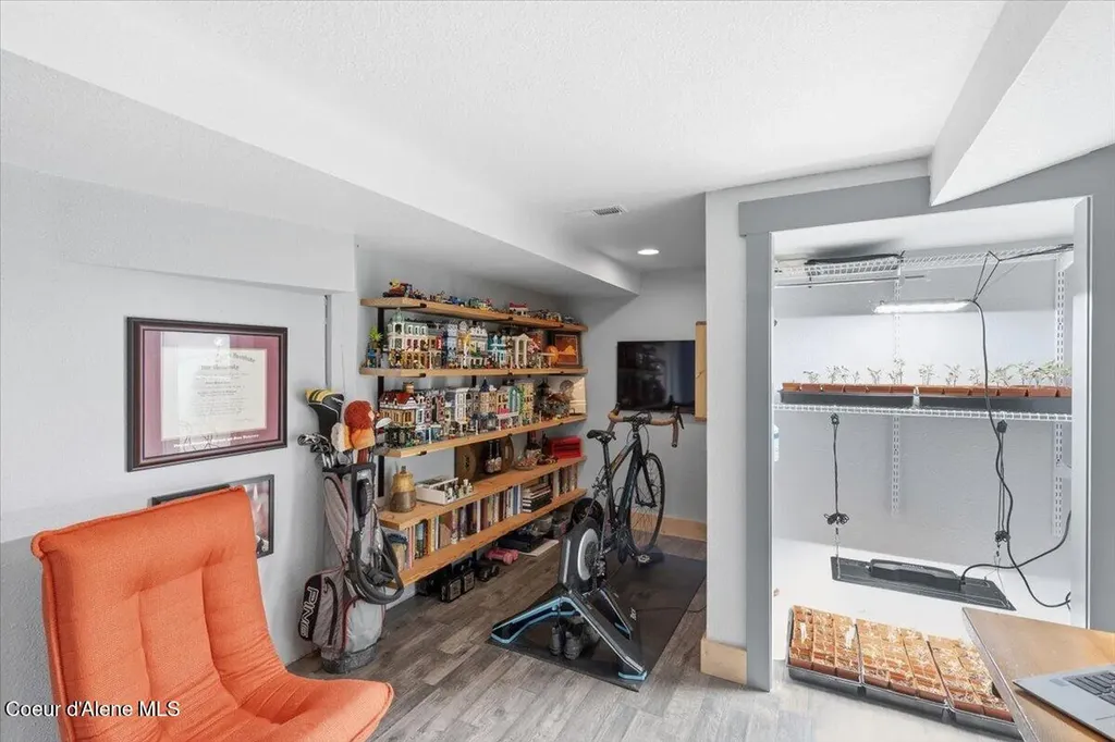 612 W Cameron Avenue Kellogg ID 83837
