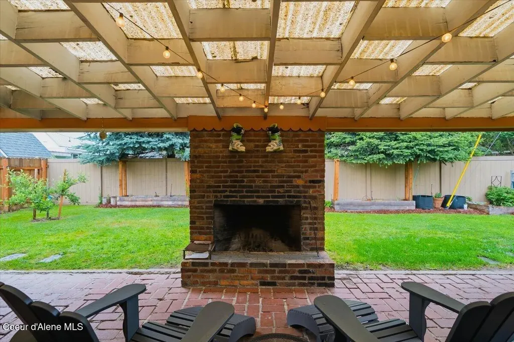 612 W Cameron Avenue Kellogg ID 83837