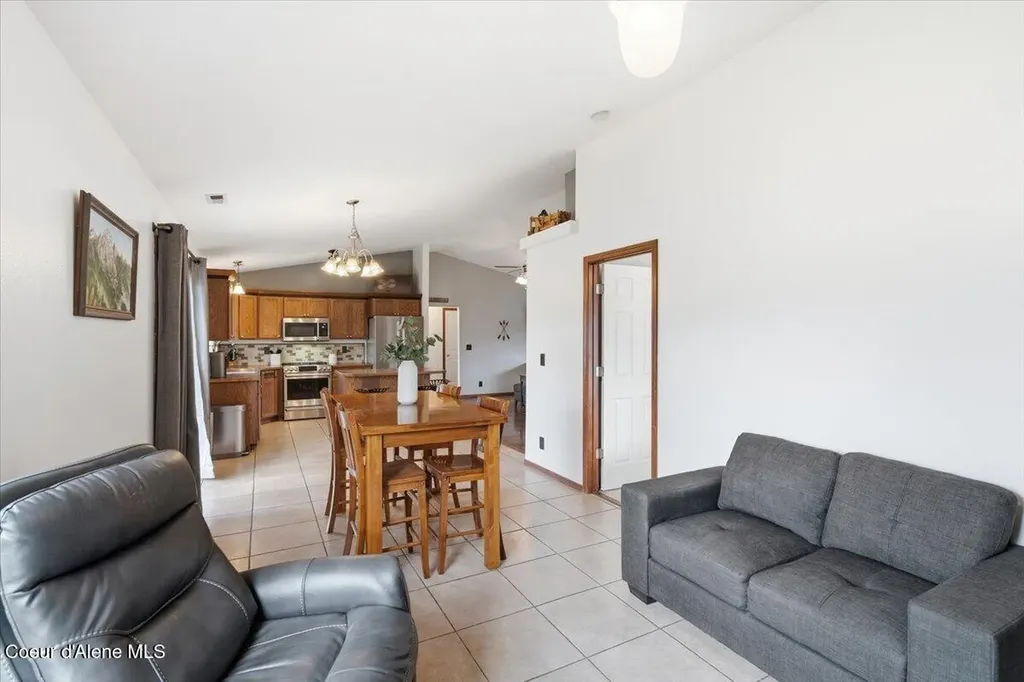 6825 W Soldier Creek Avenue Rathdrum ID 83858