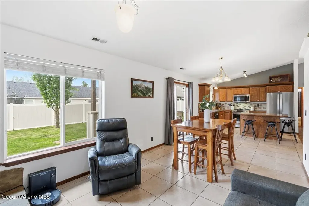 6825 W Soldier Creek Avenue Rathdrum ID 83858