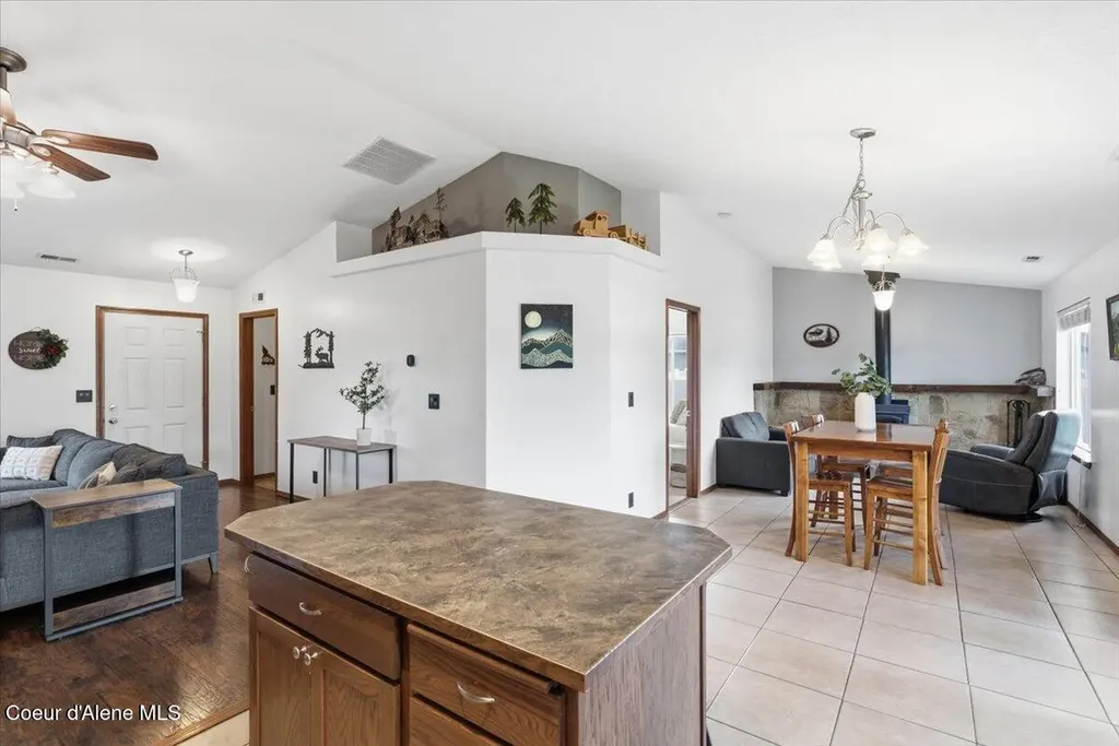 6825 W Soldier Creek Avenue Rathdrum ID 83858