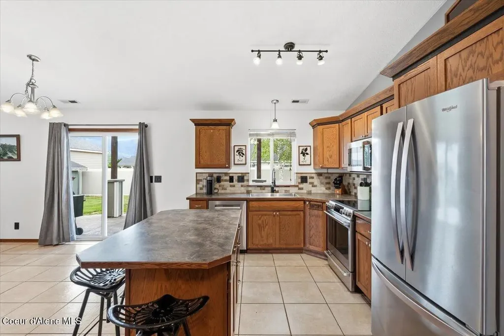 6825 W Soldier Creek Avenue Rathdrum ID 83858