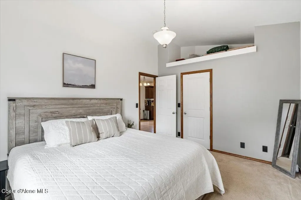 6825 W Soldier Creek Avenue Rathdrum ID 83858
