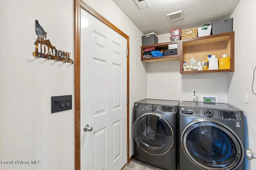 6825 W Soldier Creek Avenue Rathdrum ID 83858