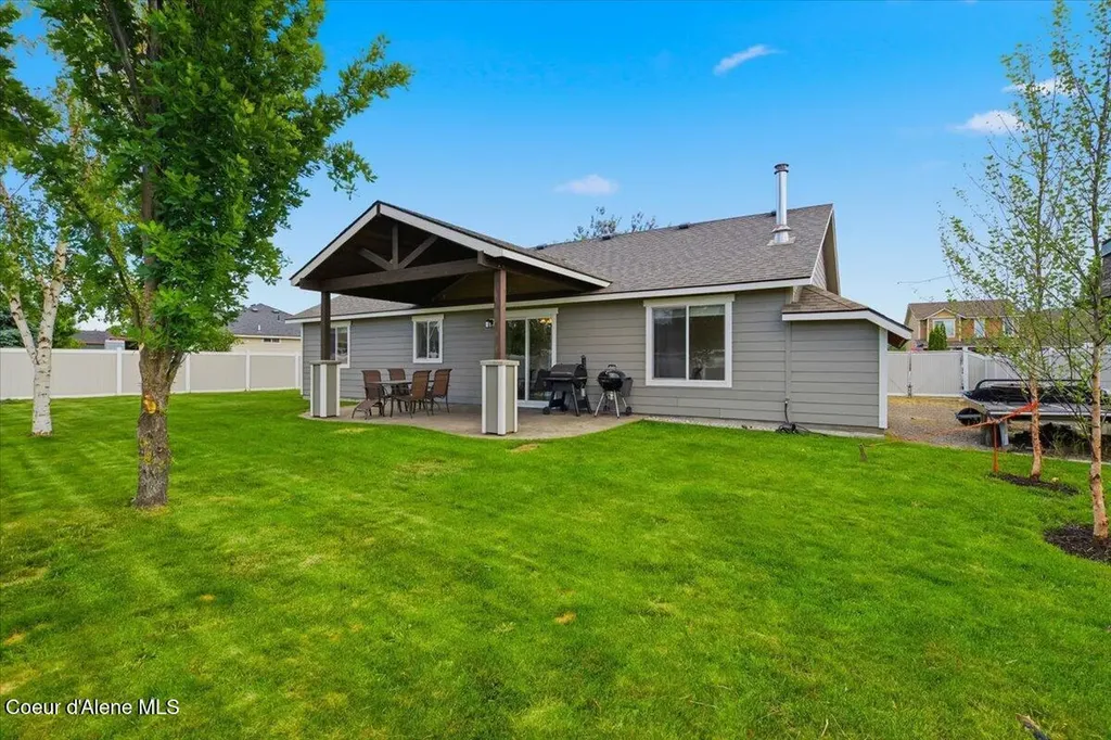 6825 W Soldier Creek Avenue Rathdrum ID 83858