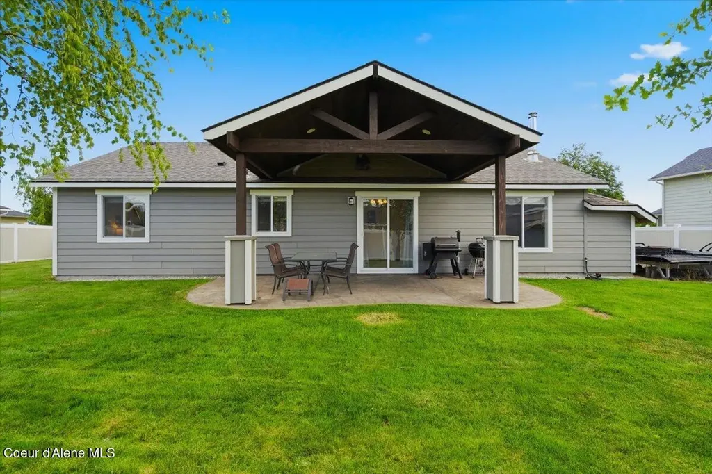 6825 W Soldier Creek Avenue Rathdrum ID 83858