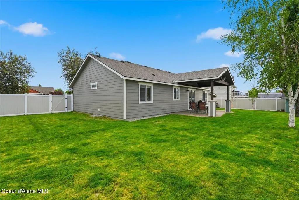 6825 W Soldier Creek Avenue Rathdrum ID 83858
