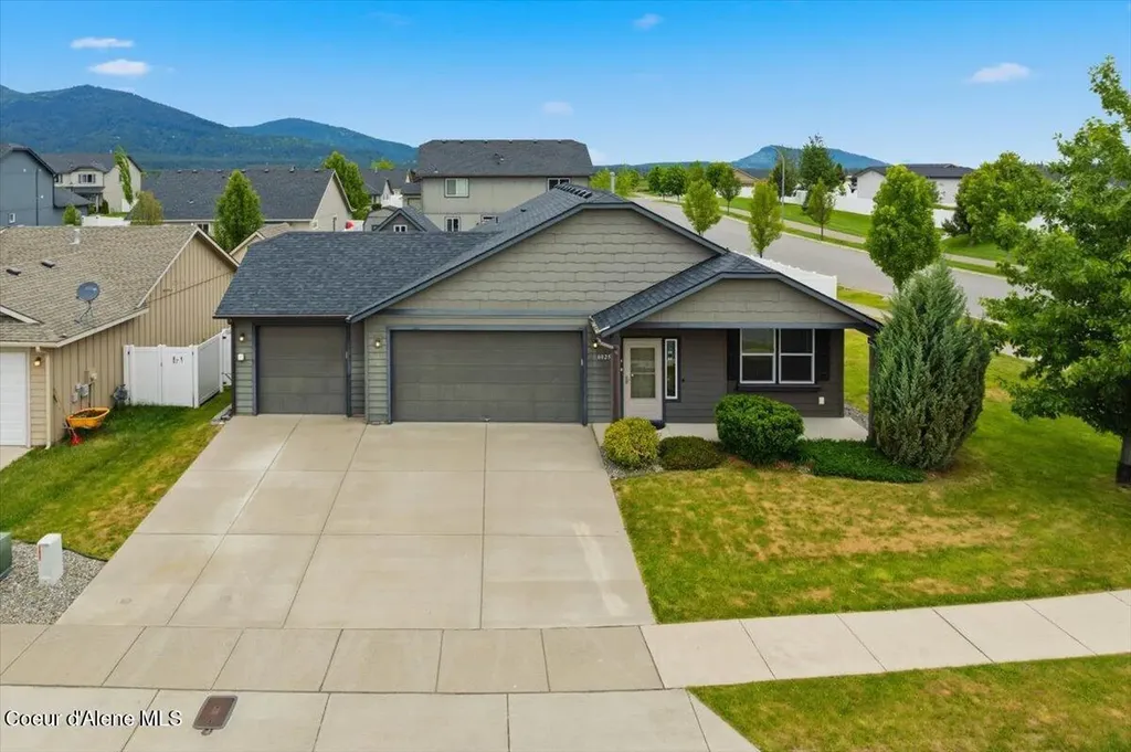 6025 W Trestle Street Rathdrum ID 83858
