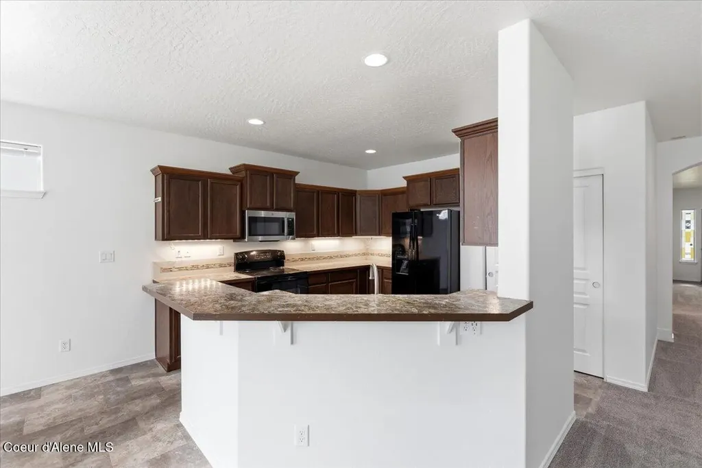 6025 W Trestle Street Rathdrum ID 83858