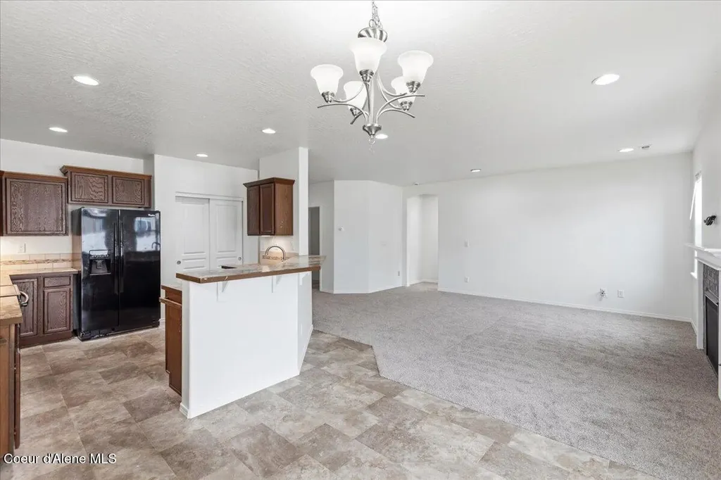 6025 W Trestle Street Rathdrum ID 83858