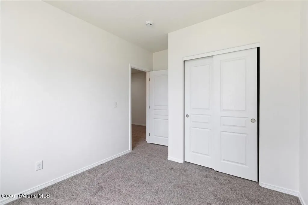 6025 W Trestle Street Rathdrum ID 83858