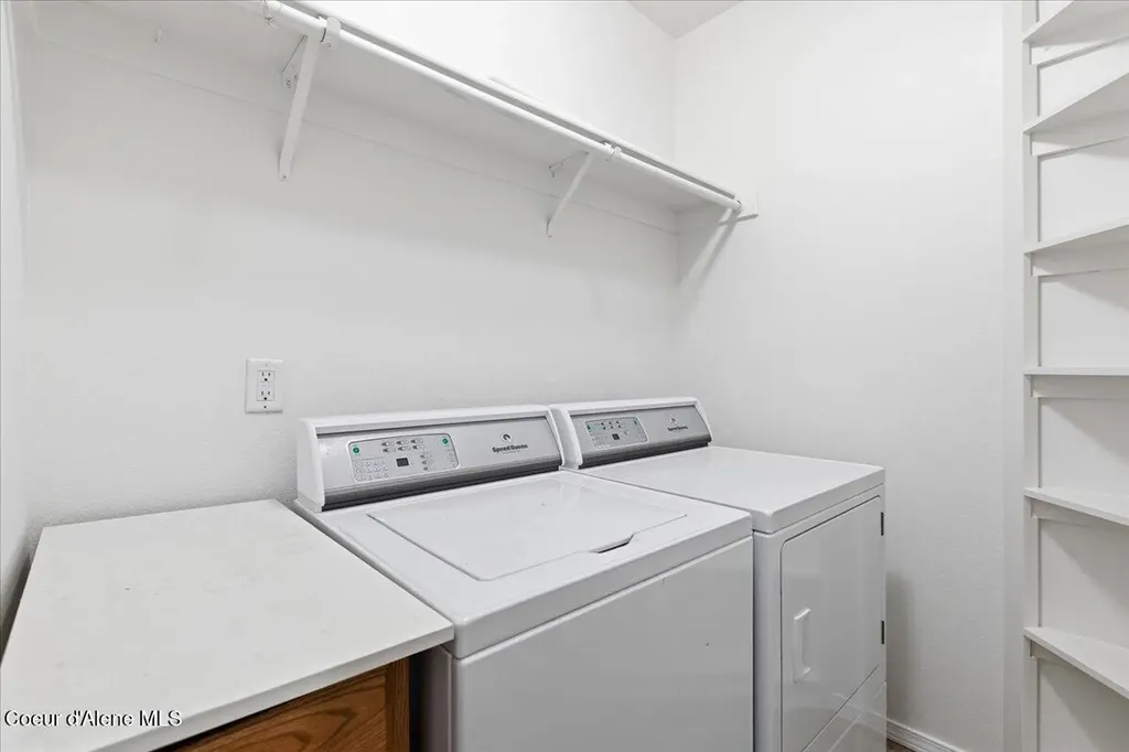 6025 W Trestle Street Rathdrum ID 83858