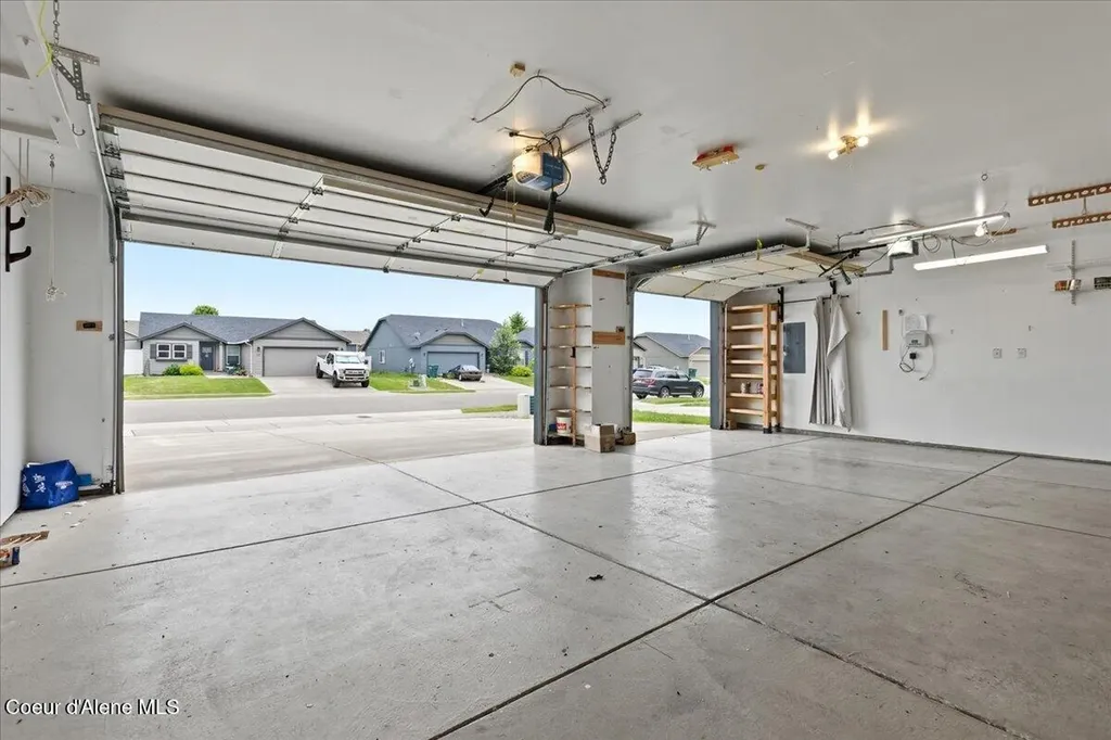 6025 W Trestle Street Rathdrum ID 83858
