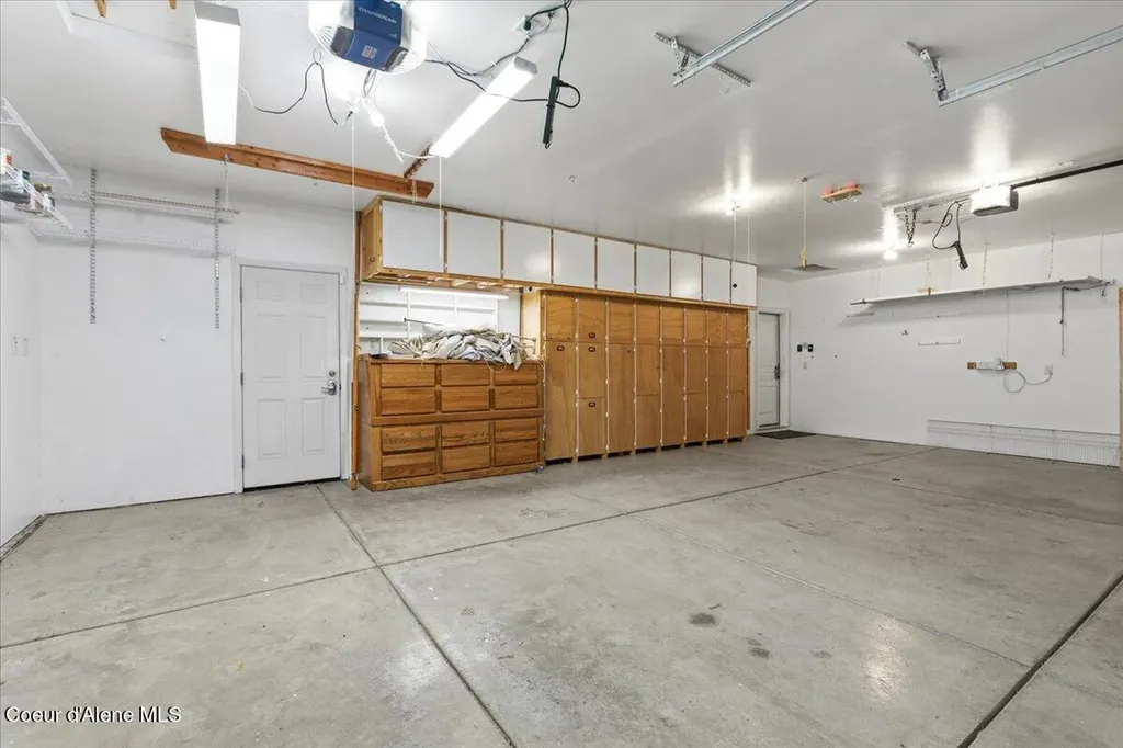 6025 W Trestle Street Rathdrum ID 83858