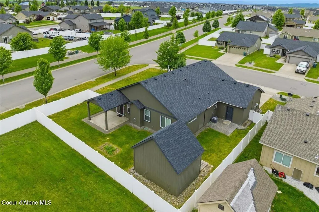 6025 W Trestle Street Rathdrum ID 83858