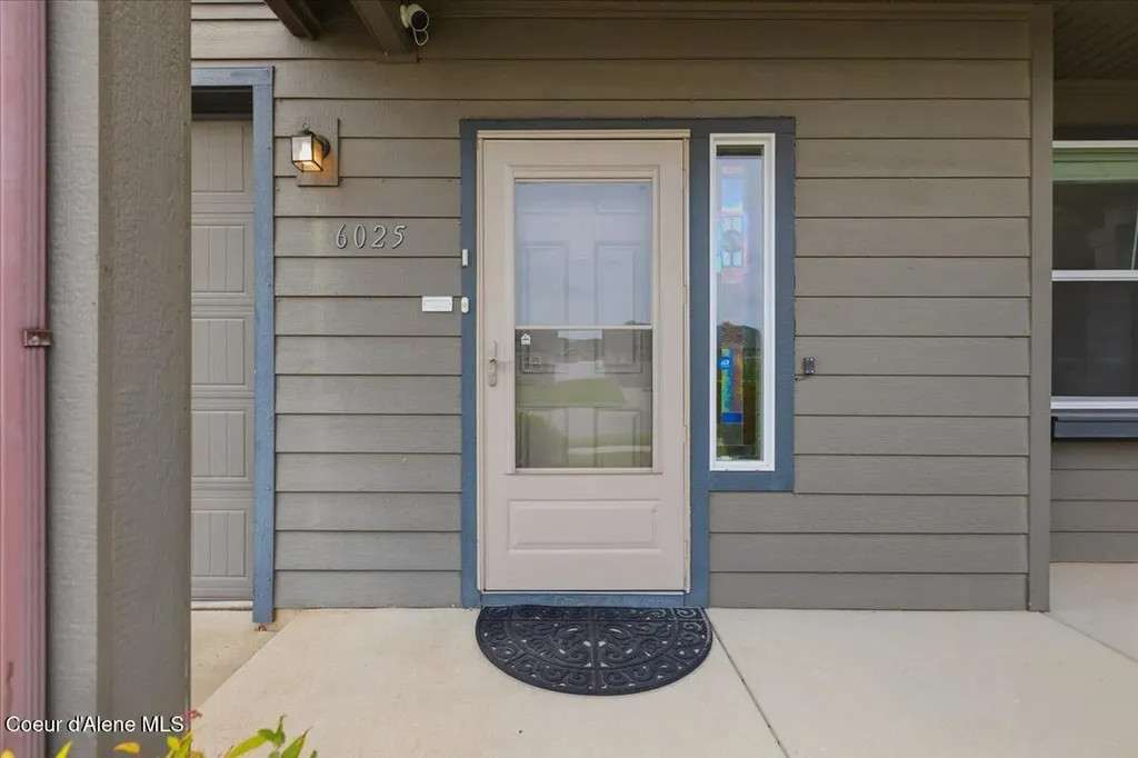 6025 W Trestle Street Rathdrum ID 83858