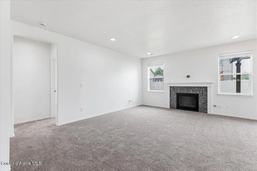 6025 W Trestle Street Rathdrum ID 83858