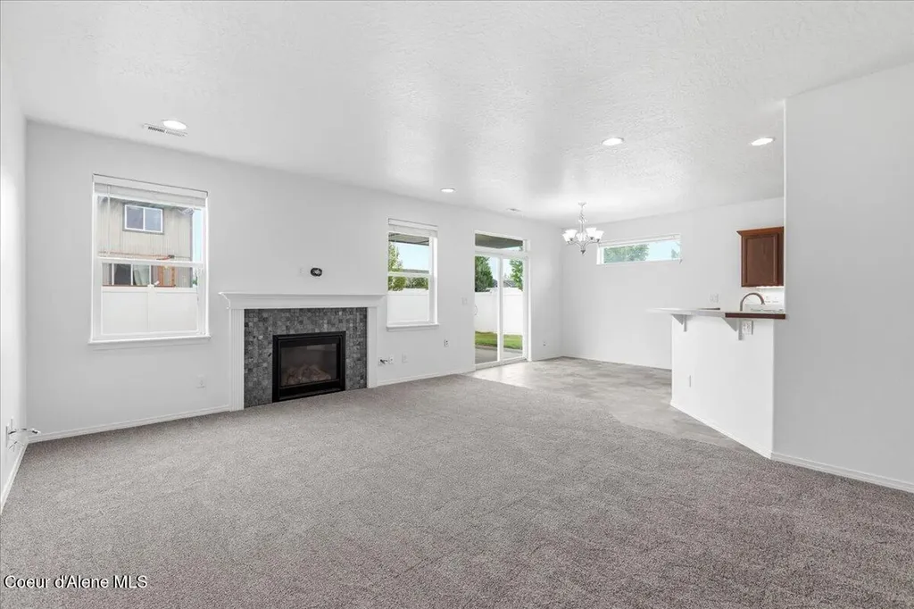 6025 W Trestle Street Rathdrum ID 83858