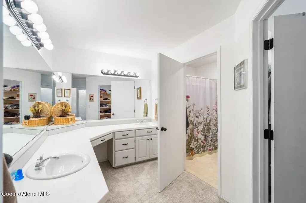 1385 W Woodlawn Drive Hayden ID 83835