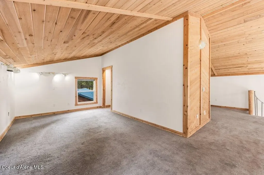 2142 E Highway 54 Athol ID 83801