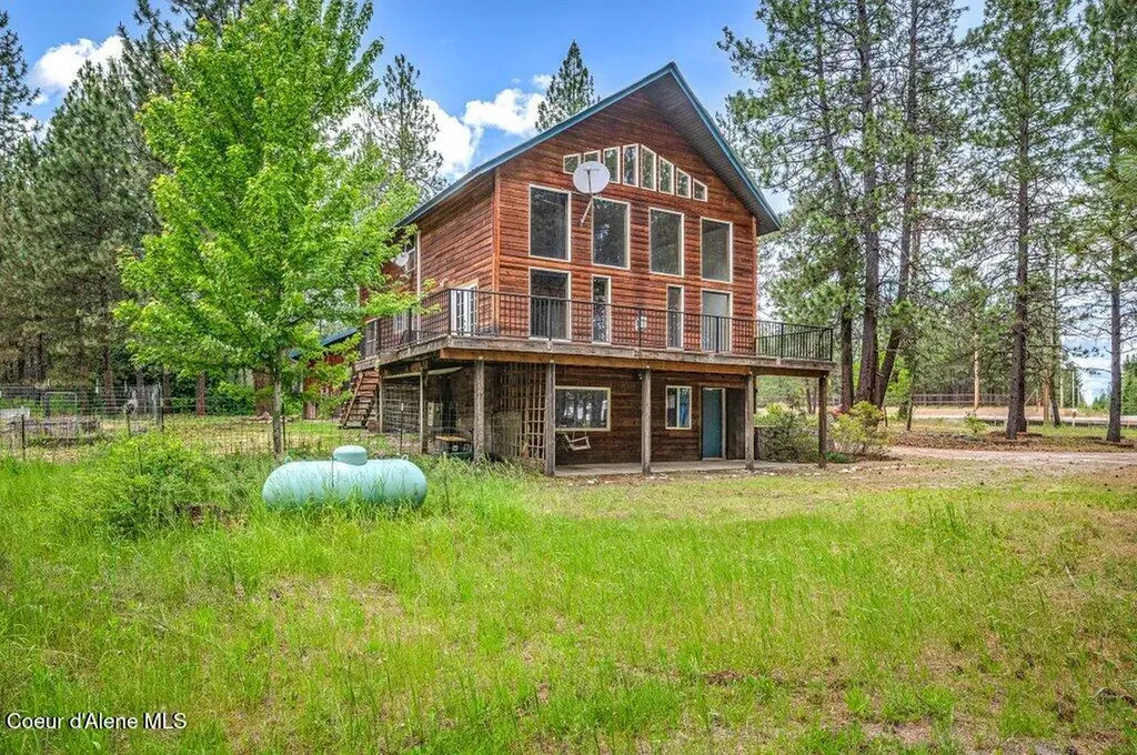2142 E Highway 54 Athol ID 83801