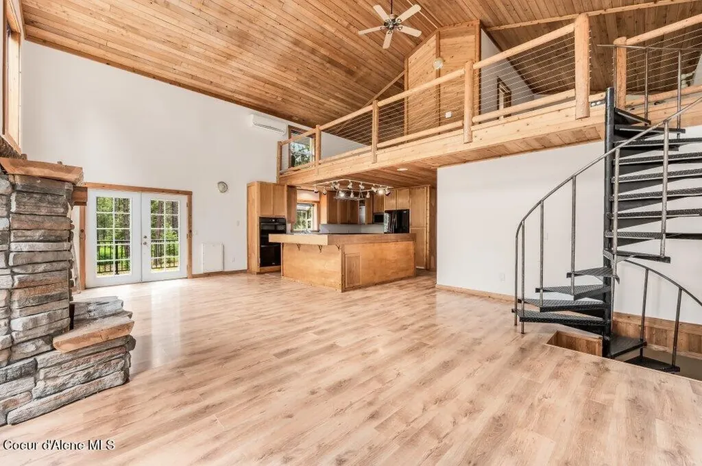 2142 E Highway 54 Athol ID 83801
