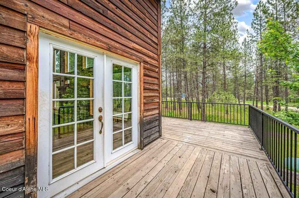 2142 E Highway 54 Athol ID 83801
