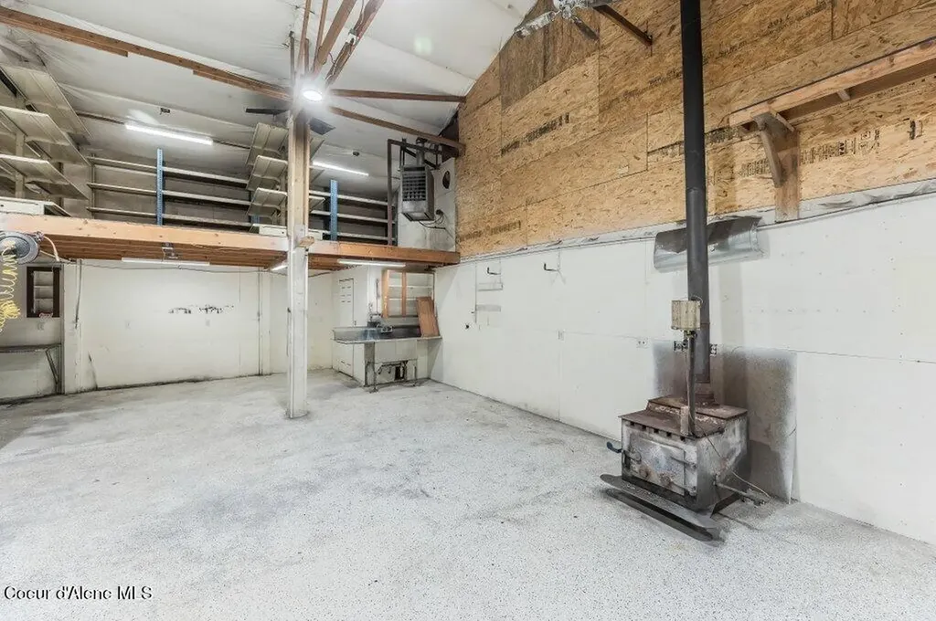 2142 E Highway 54 Athol ID 83801