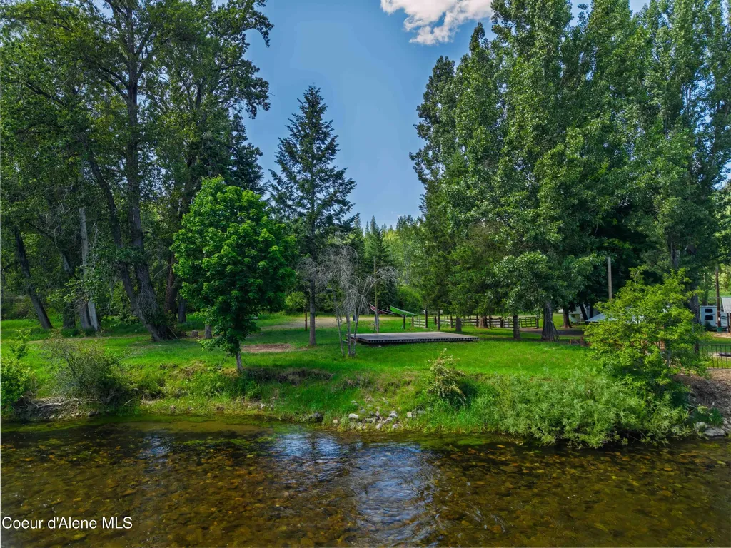 4 River Road Calder ID 83808