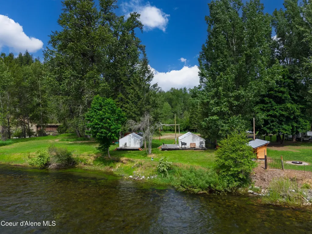 4 River Road Calder ID 83808