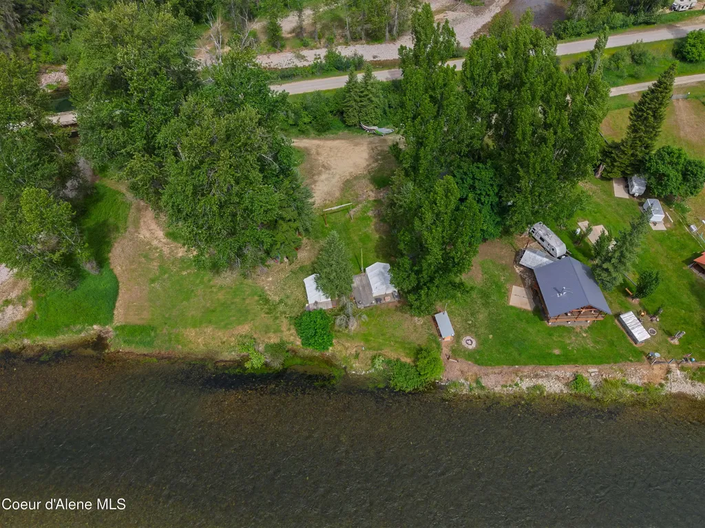 4 River Road Calder ID 83808