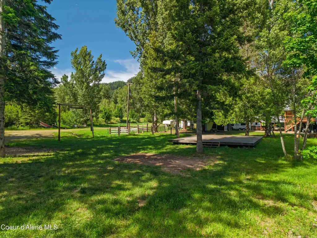 4 River Road Calder ID 83808